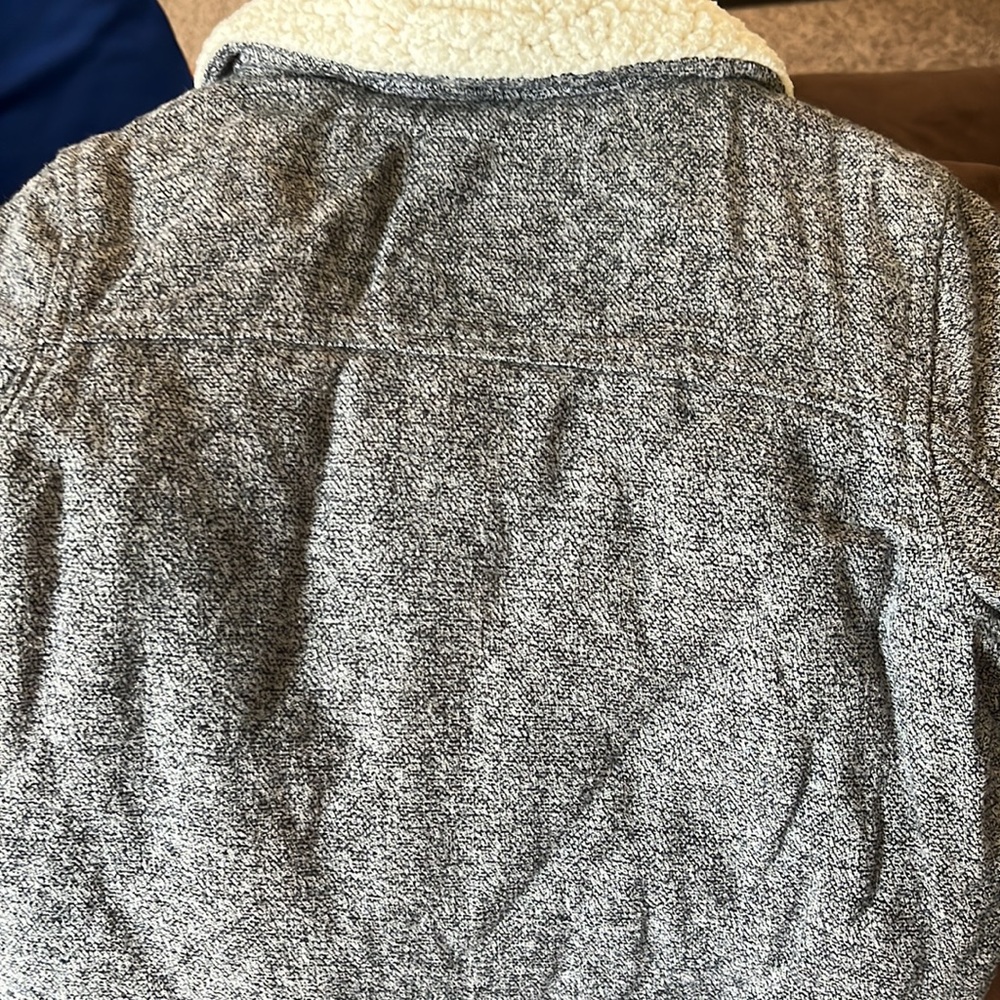 Gray Sherpa jacket - Picture 3 of 4